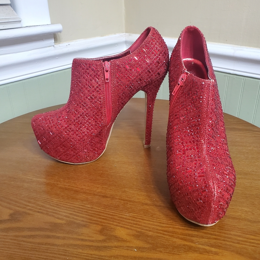 Bella Luna Red Sparkle Booties
